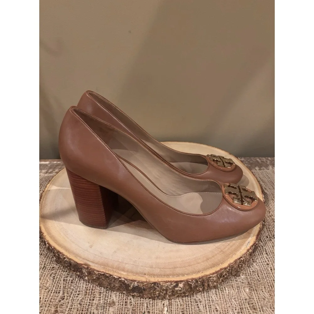 Tory Burch Janey 85 MM Pump‎ Royal Tan Leather 10.5 Block Heel Gold Logo